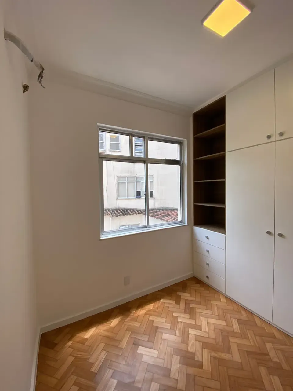 Rental apartment with open-plan kitchen and 1 parking space — photo 11