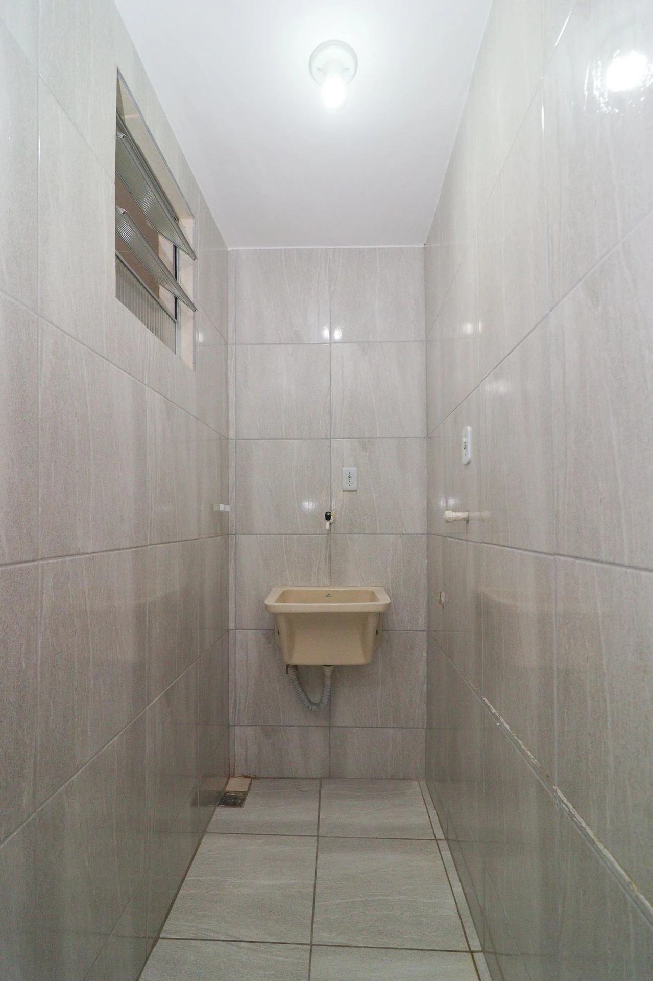 2-bedroom rental apartment with 1 bathroom and balcony — photo 8
