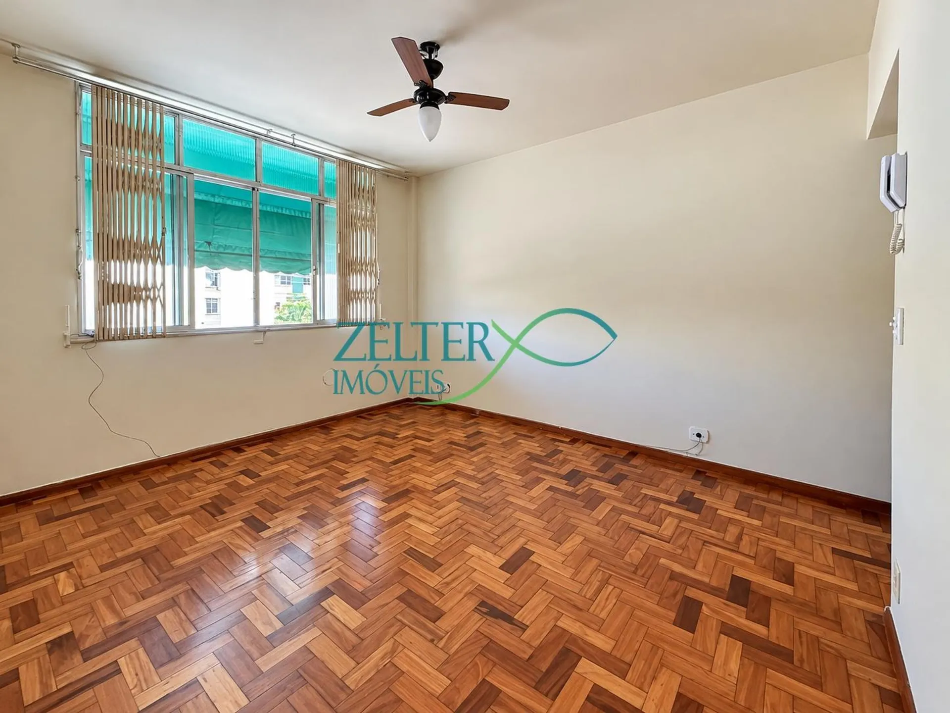 Apartment, 49 m², with wood or laminate floors — photo 17