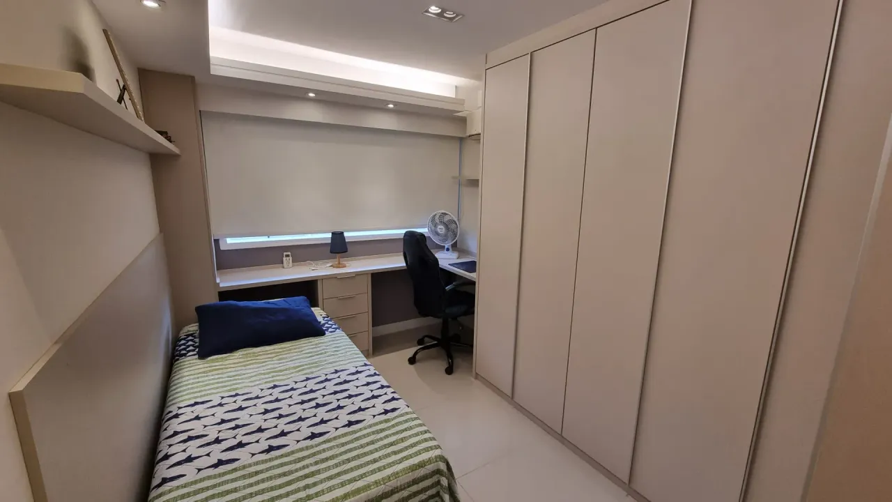 Duplex penthouse apartment with enclosed balcony and 3 bedrooms — photo 13