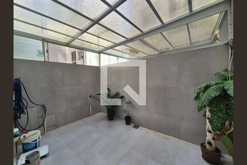 2-bedroom apartment in a building with a gym — photo 8