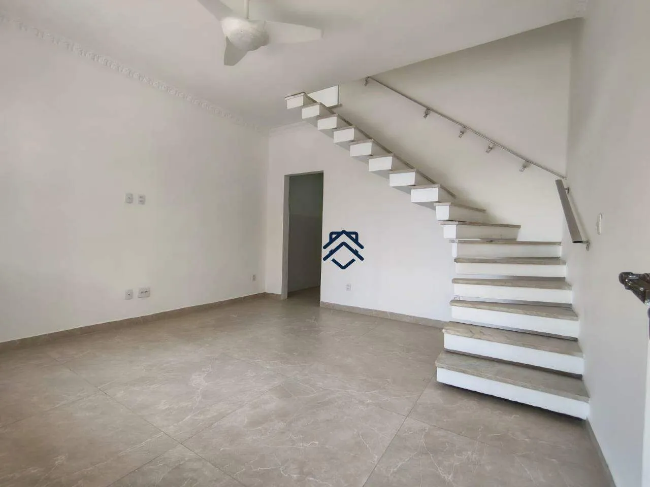 Duplex house with open-plan kitchen and 2 bedrooms — photo 3