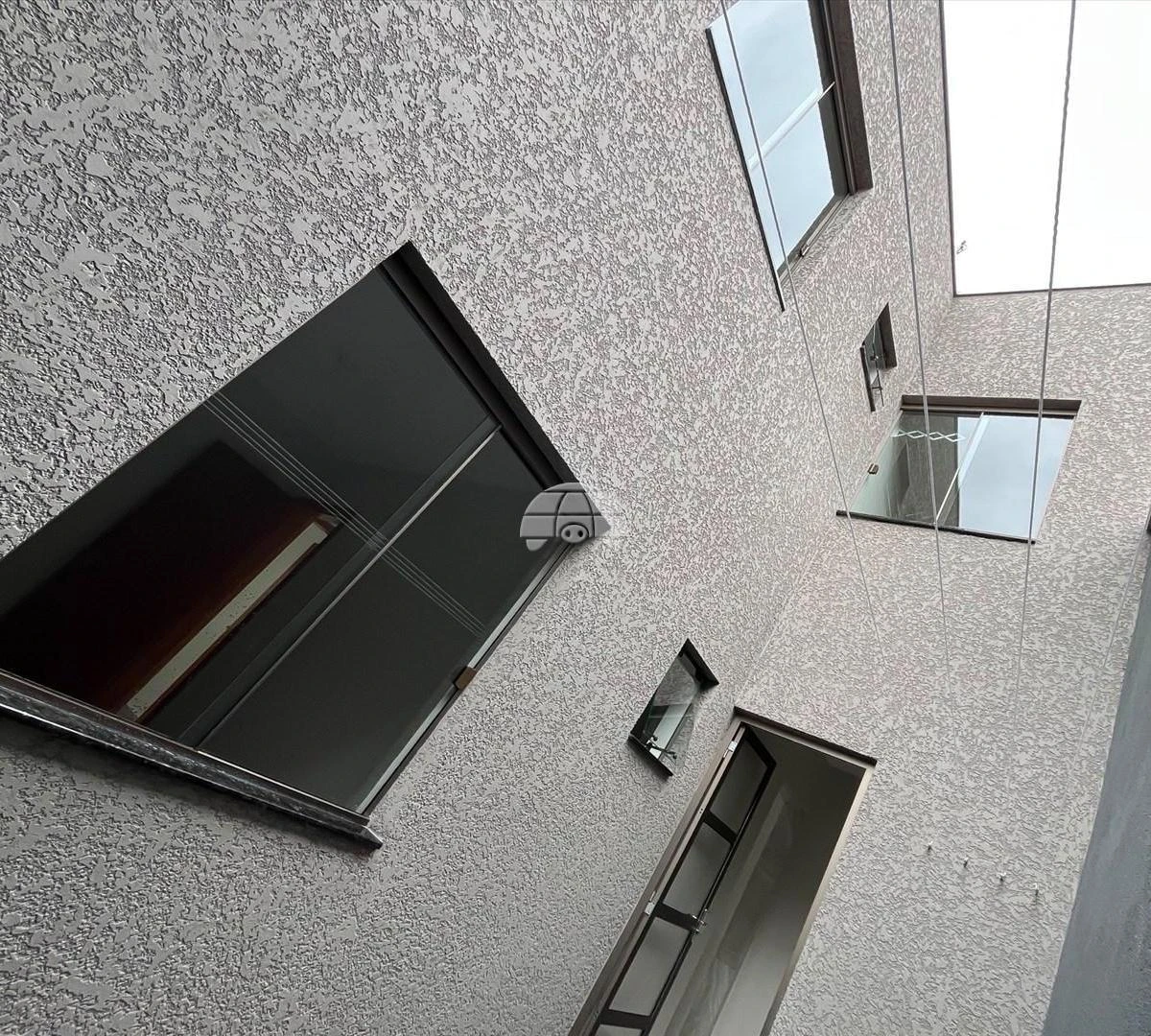 39 m² house with a glass shower enclosure — photo 3