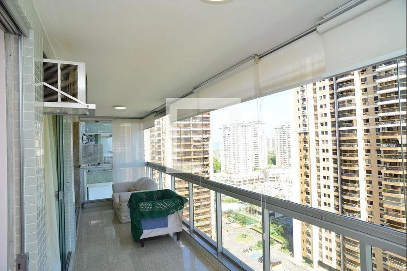 2-bedroom apartment with an en-suite bathroom — photo 15