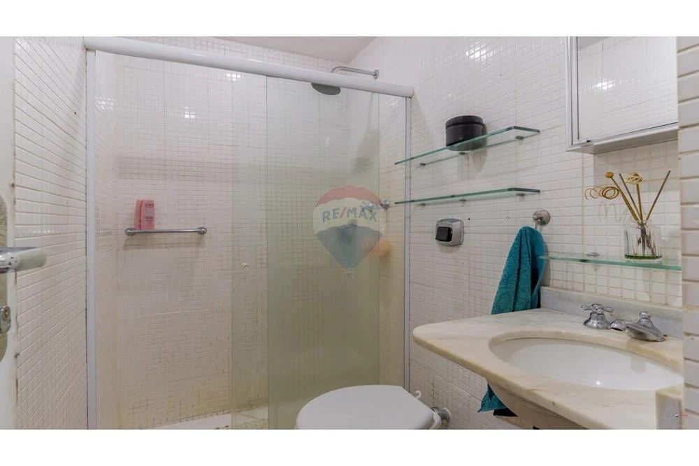 Furnished 3-bedroom apartment with a ready workspace — photo 18