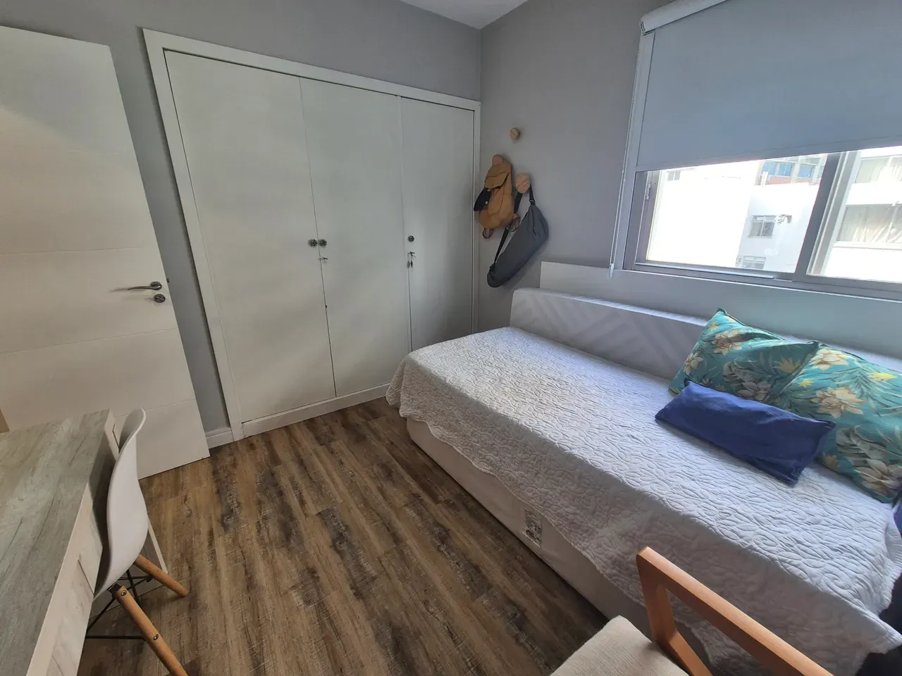 90 m² apartment with a home office and a washing machine — photo 9