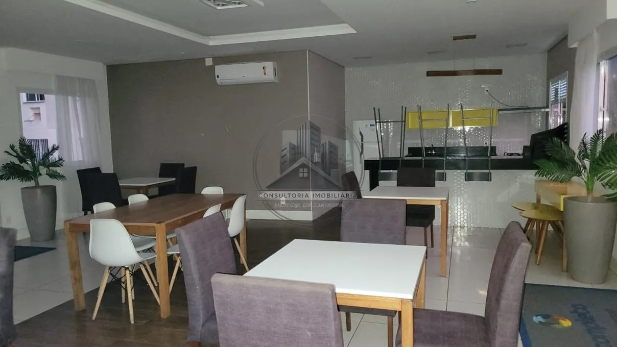 Apartamento de 1 quarto com piso de madeira ou laminado — photo 31