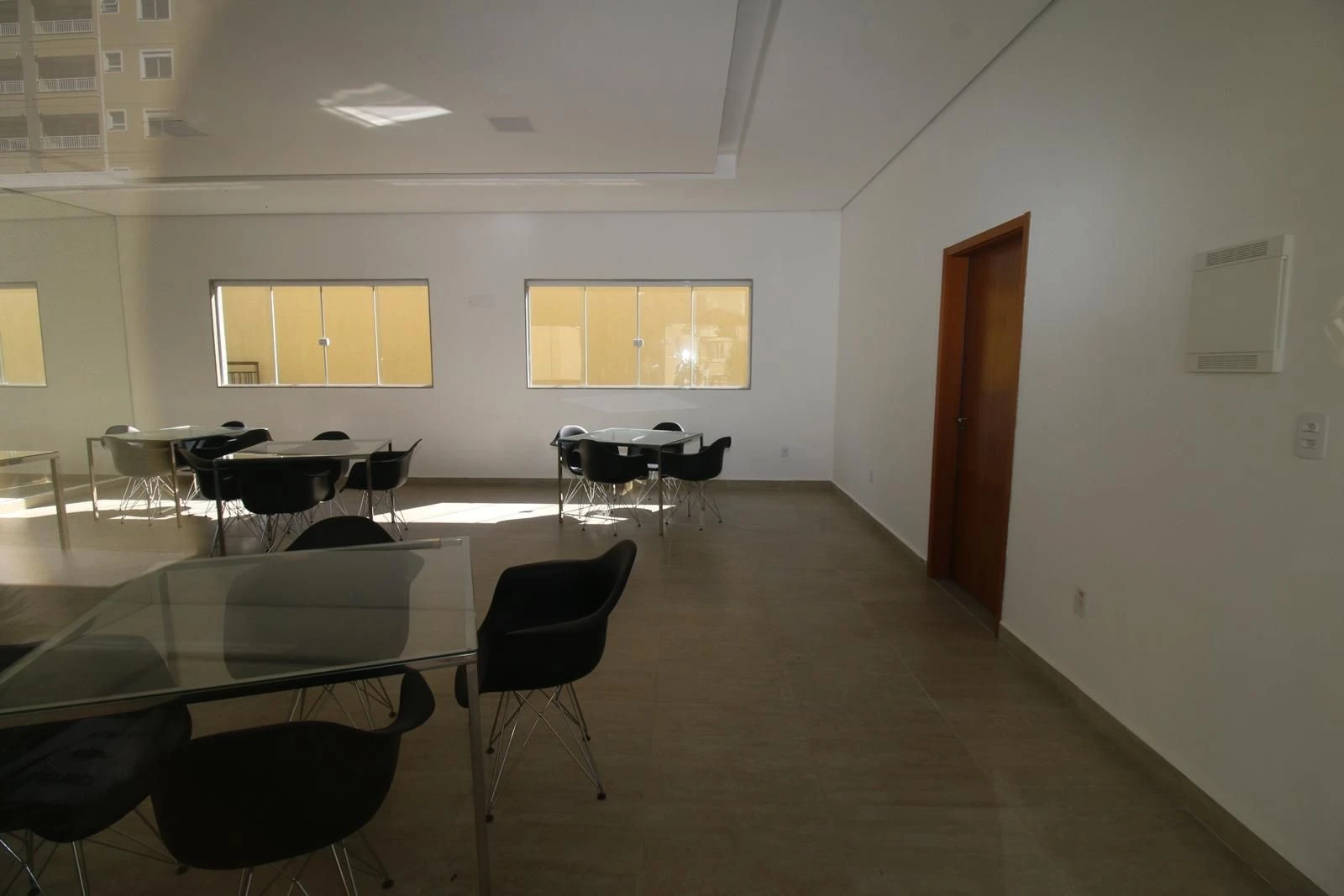 2-bedroom apartment with a mountain view — photo 43