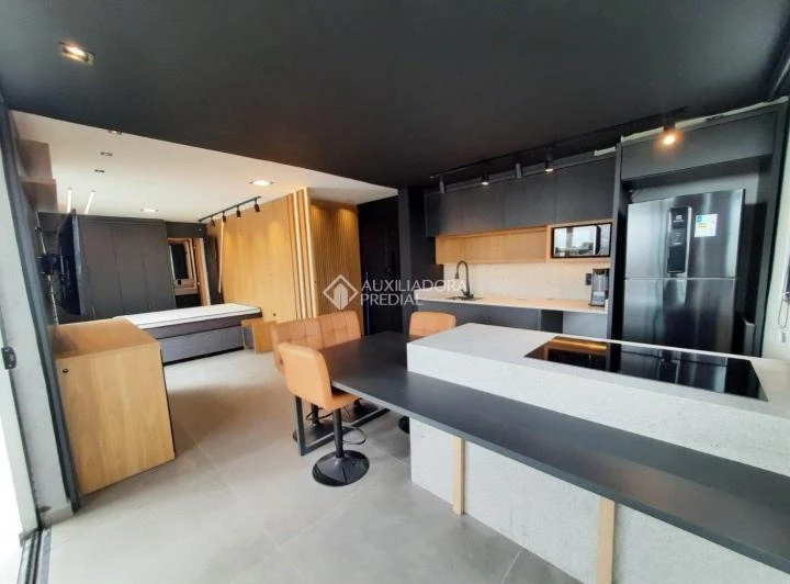 Furnished penthouse with open-plan kitchen and 1 bedroom — photo 2