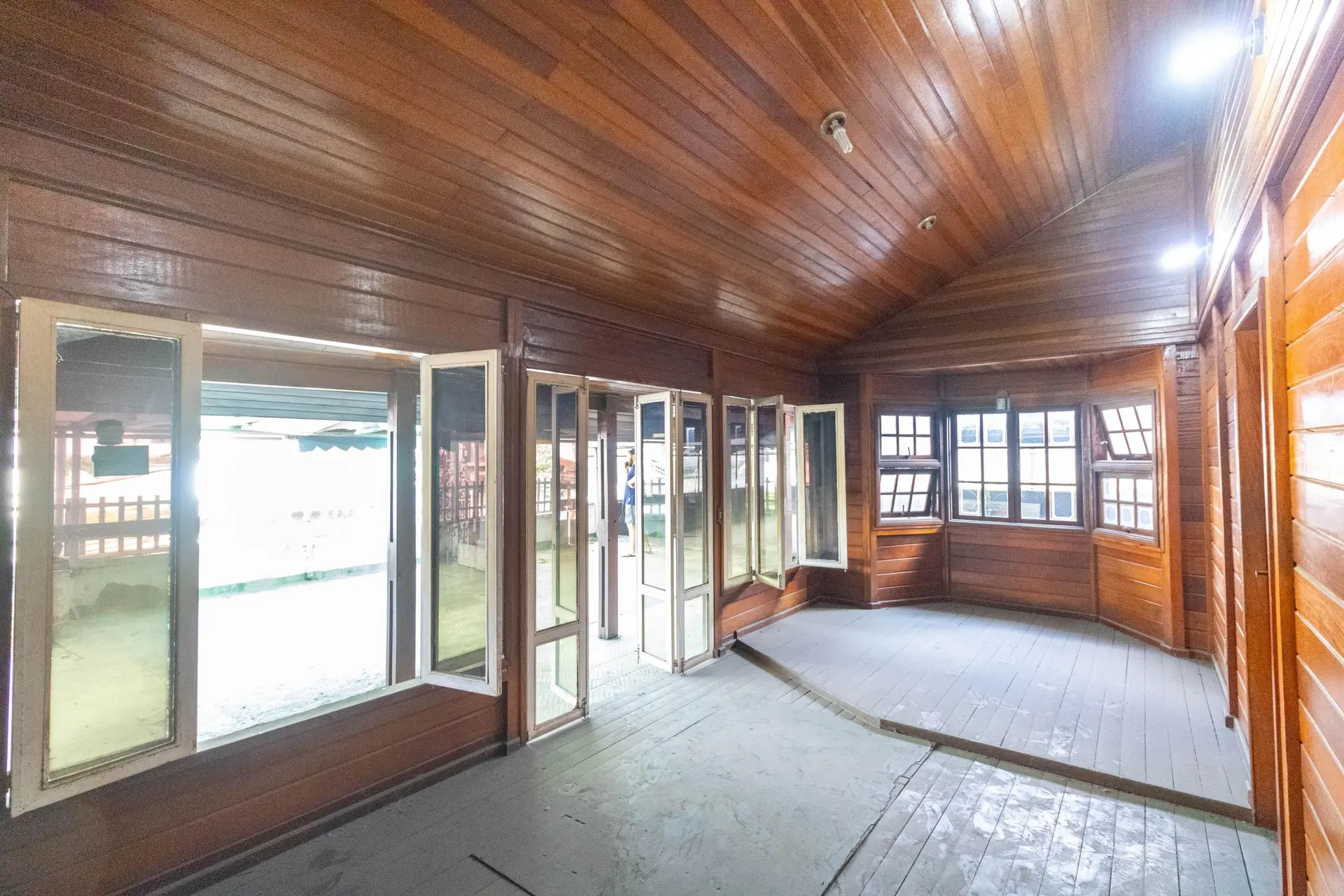House with 2 bedrooms and a balcony — photo 12