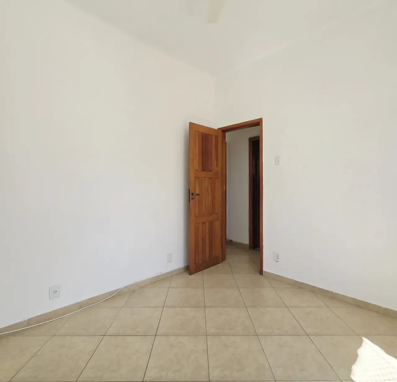 Apartamento com 2 quartos, 1 banheiro e cozinha fechada — photo 11