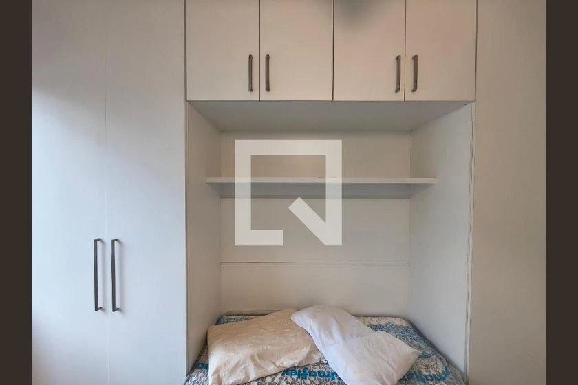 Furnished 2-bedroom apartment with a balcony — photo 29