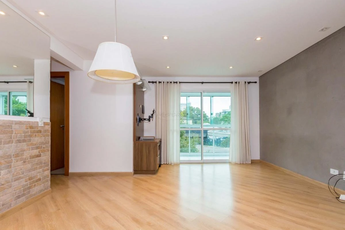 Apartment, 72 m², with a glass-enclosed balcony — photo 23