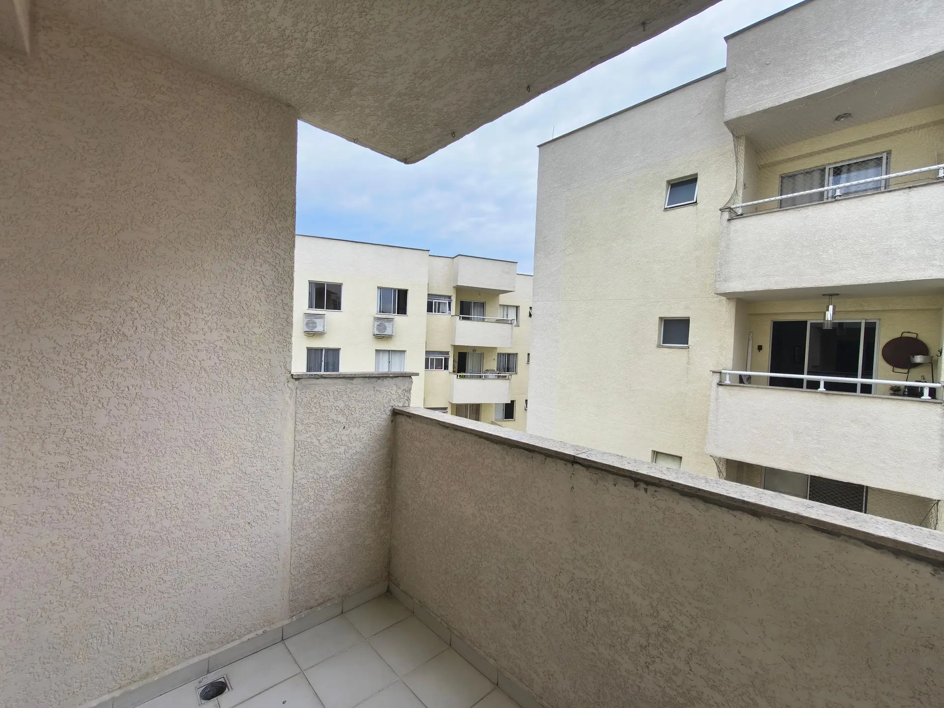 2-bedroom apartment in a building with a gym — photo 18