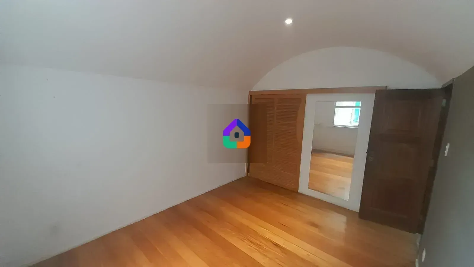 Apartment with 4 bedrooms and separate gas kitchen — photo 25