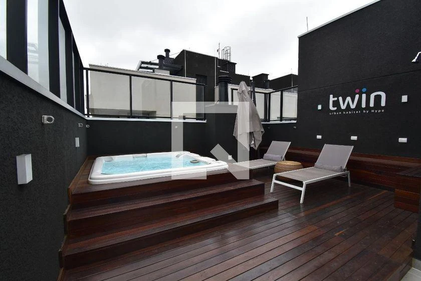 Furnished apartment, 36 m², with floor-to-ceiling windows — photo 12
