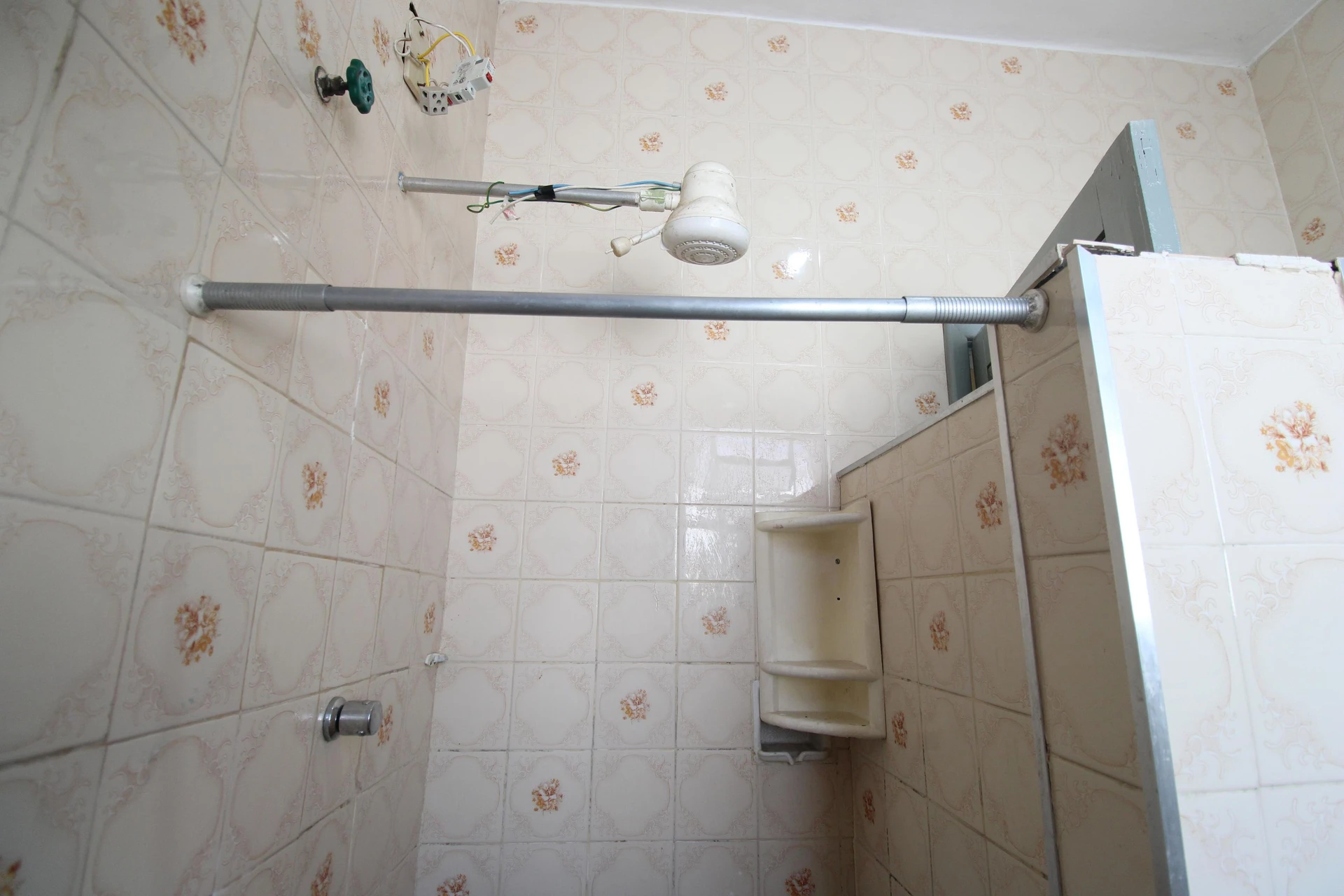 Unfurnished house with 3 bedrooms, 2 bathrooms and garden — photo 35
