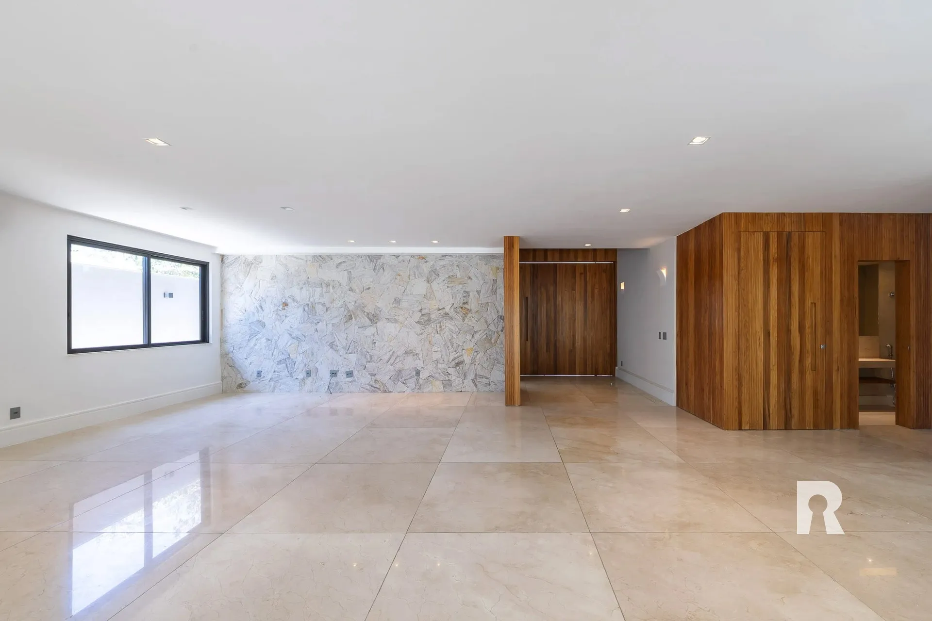 Furnished house, 694 m², with a jacuzzi — photo 13