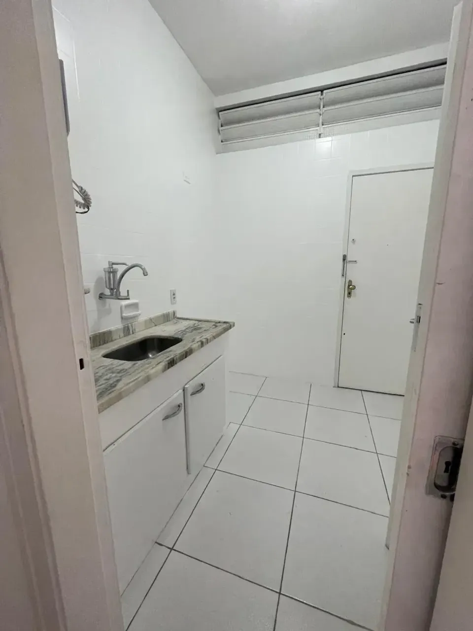 Unfurnished apartment with 2 bedrooms and 2 bathrooms — photo 5