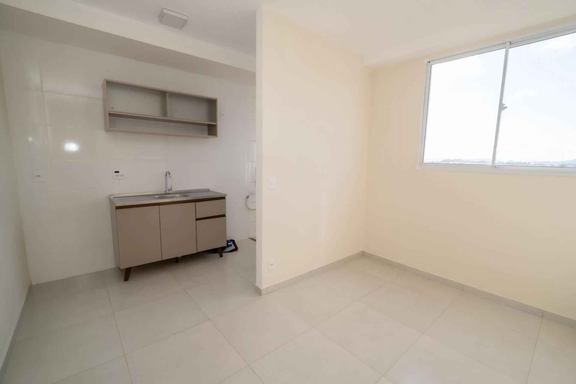 2-bedroom apartment in a building with a gym — photo 7