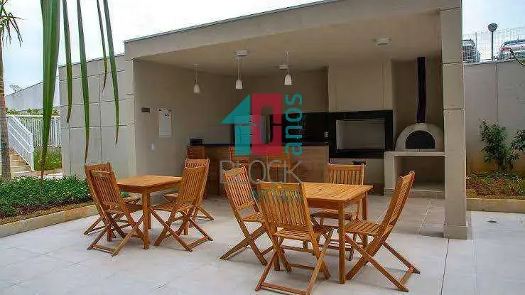 Furnished 2-bedroom apartment with 1 suite and balcony — photo 17
