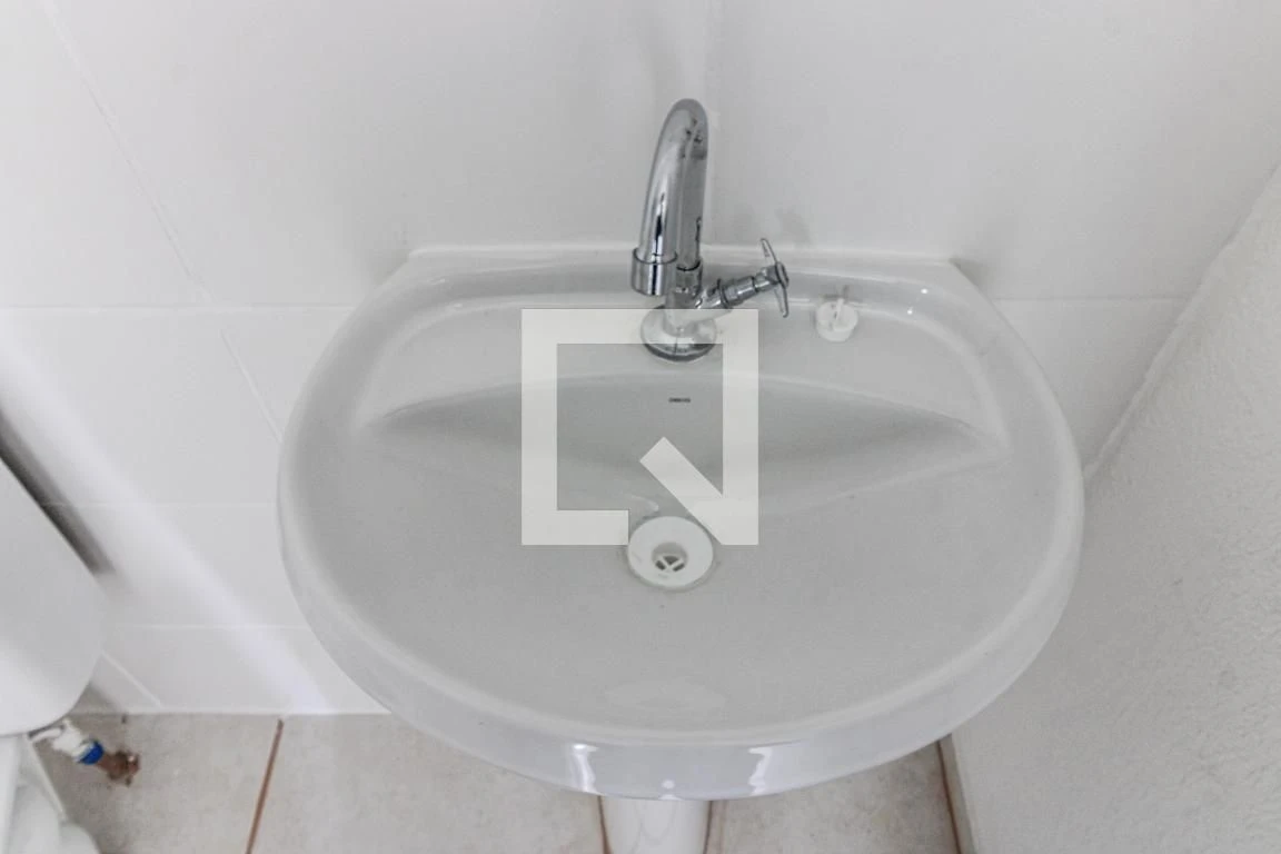 Apartamento de 2 quartos em condomínio com piscina — photo 14