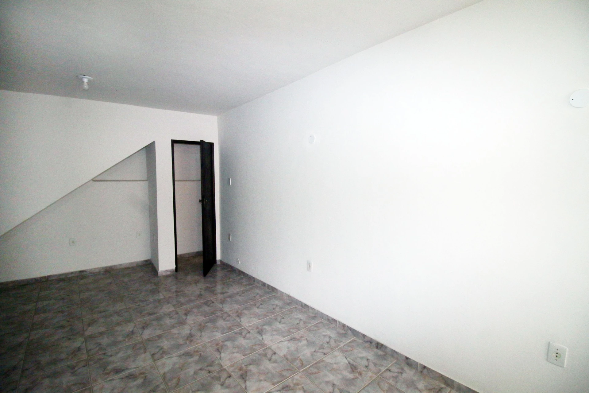 Rental house with 3 en-suite bedrooms and 4 bathrooms — photo 37