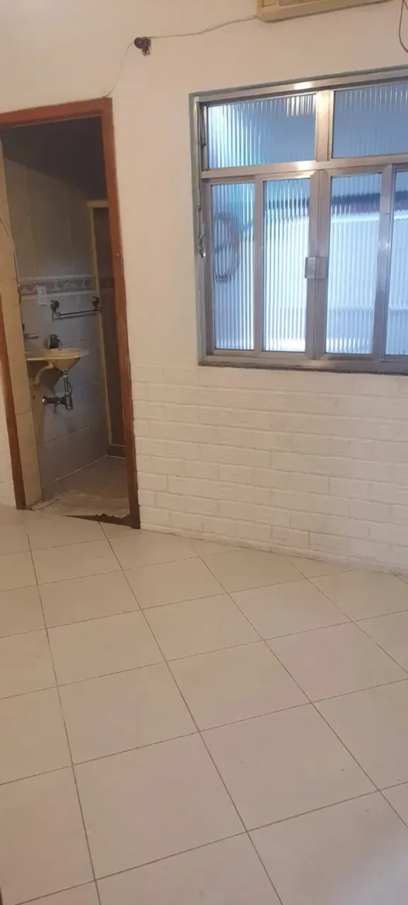 Unfurnished house with 2 bedrooms and a closed kitchen — photo 3