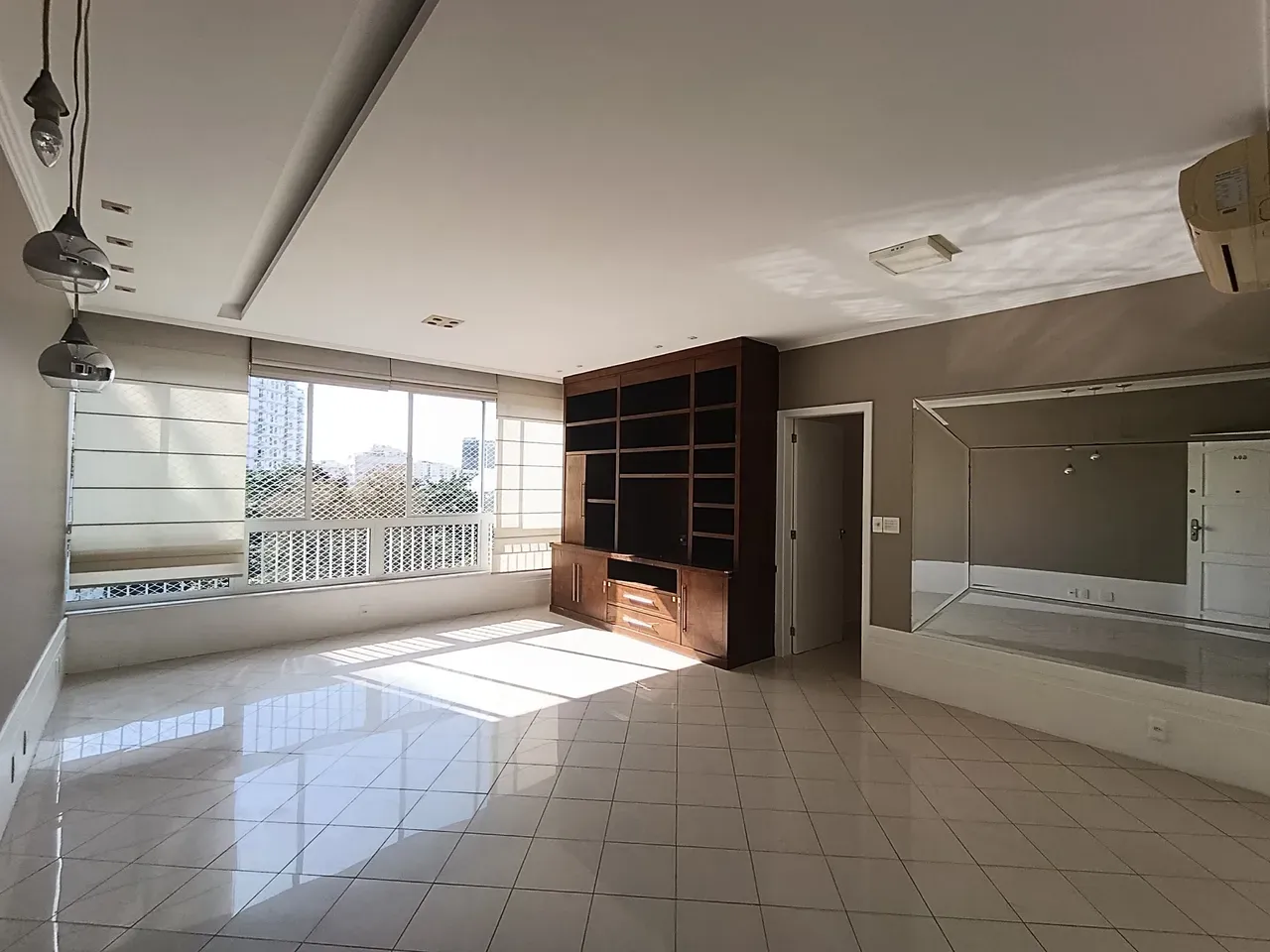 Unfurnished apartment with 3 bedrooms and 1 bathroom — photo 5