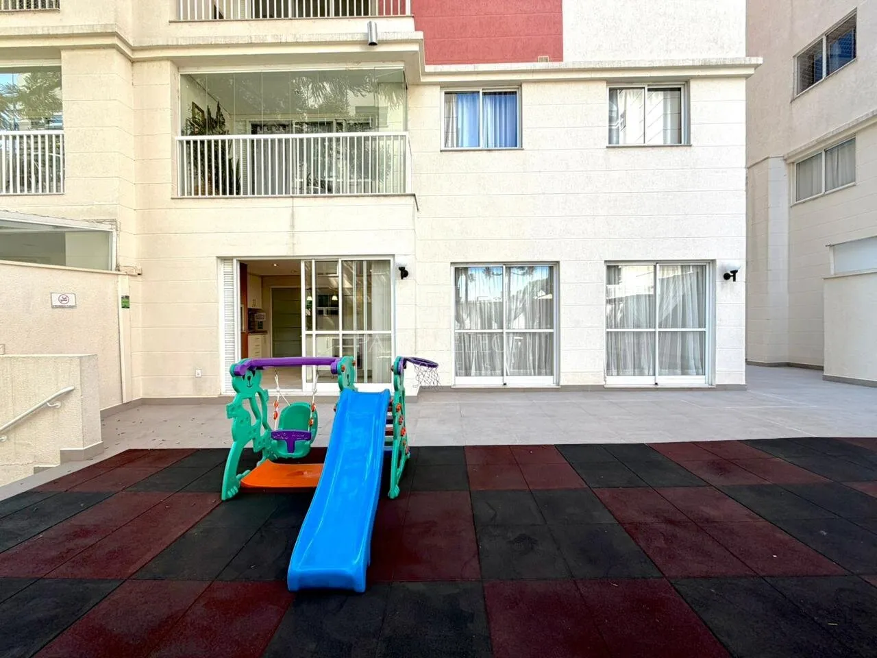 3-bedroom apartment with a washing machine in Curitiba — photo 52
