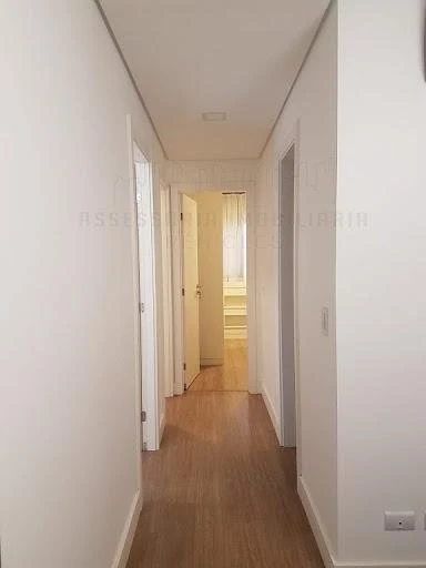 3-bedroom apartment with a glass-enclosed balcony — photo 14