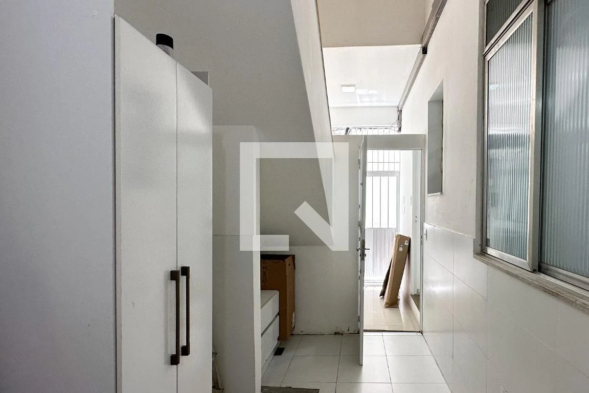 1 quarto e piso de madeira ou laminado: apartamento de 45 m² — photo 8
