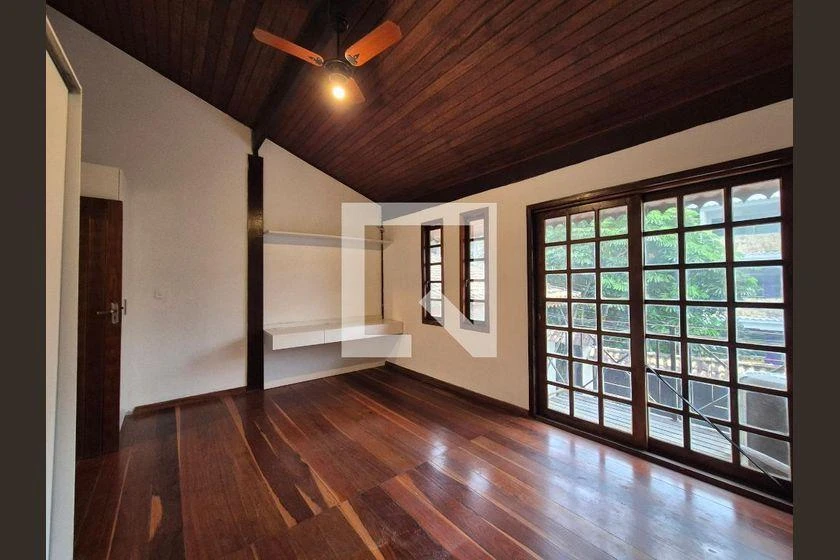 3-bedroom house with a home office — photo 43