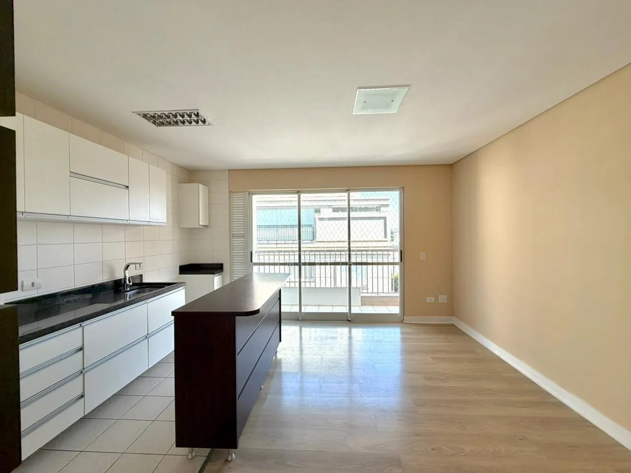 3-bedroom apartment with a washing machine in Curitiba — photo 11