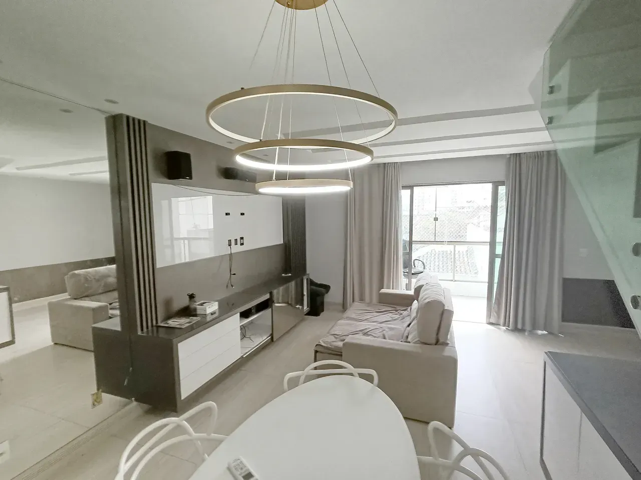 Apartamento com cozinha fechada e 4 banheiros — photo 5