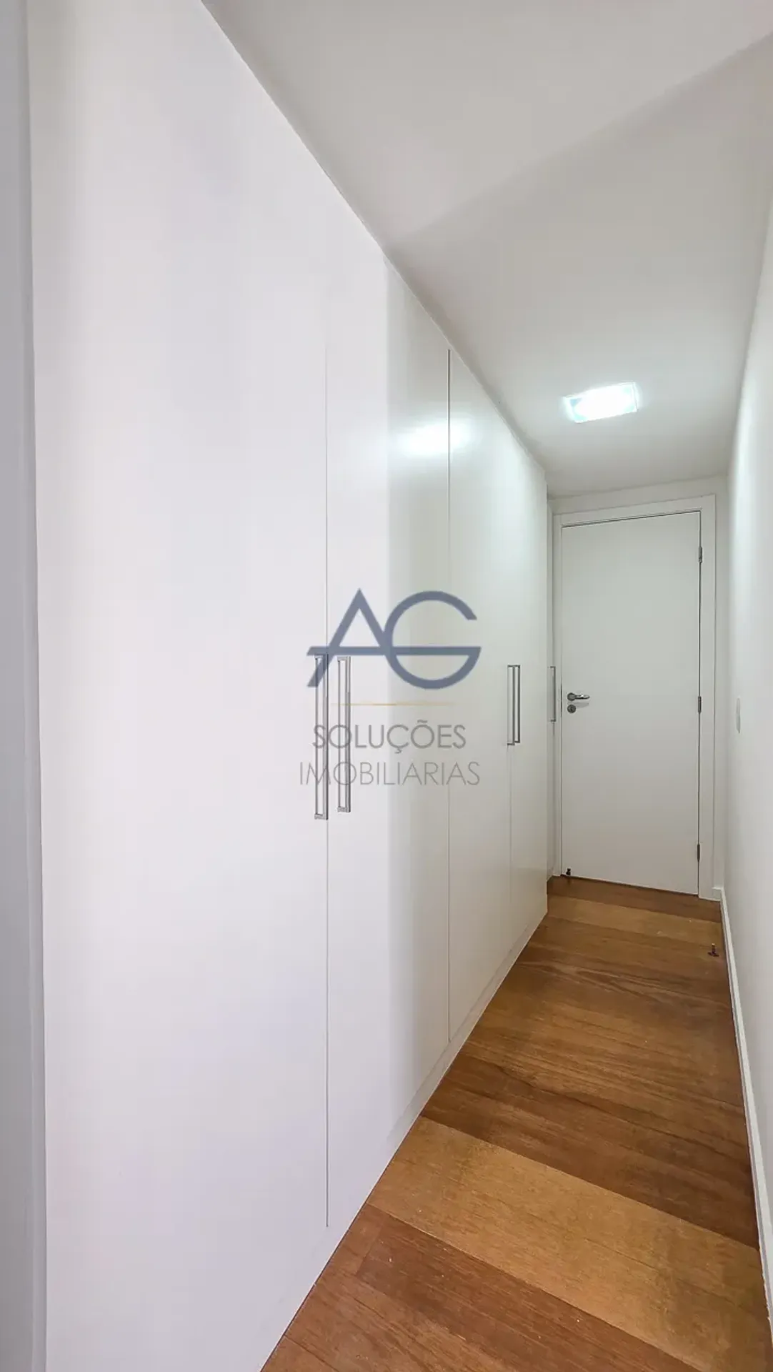 110 m² apartment with 2 bedrooms and 2 parking spots — photo 24
