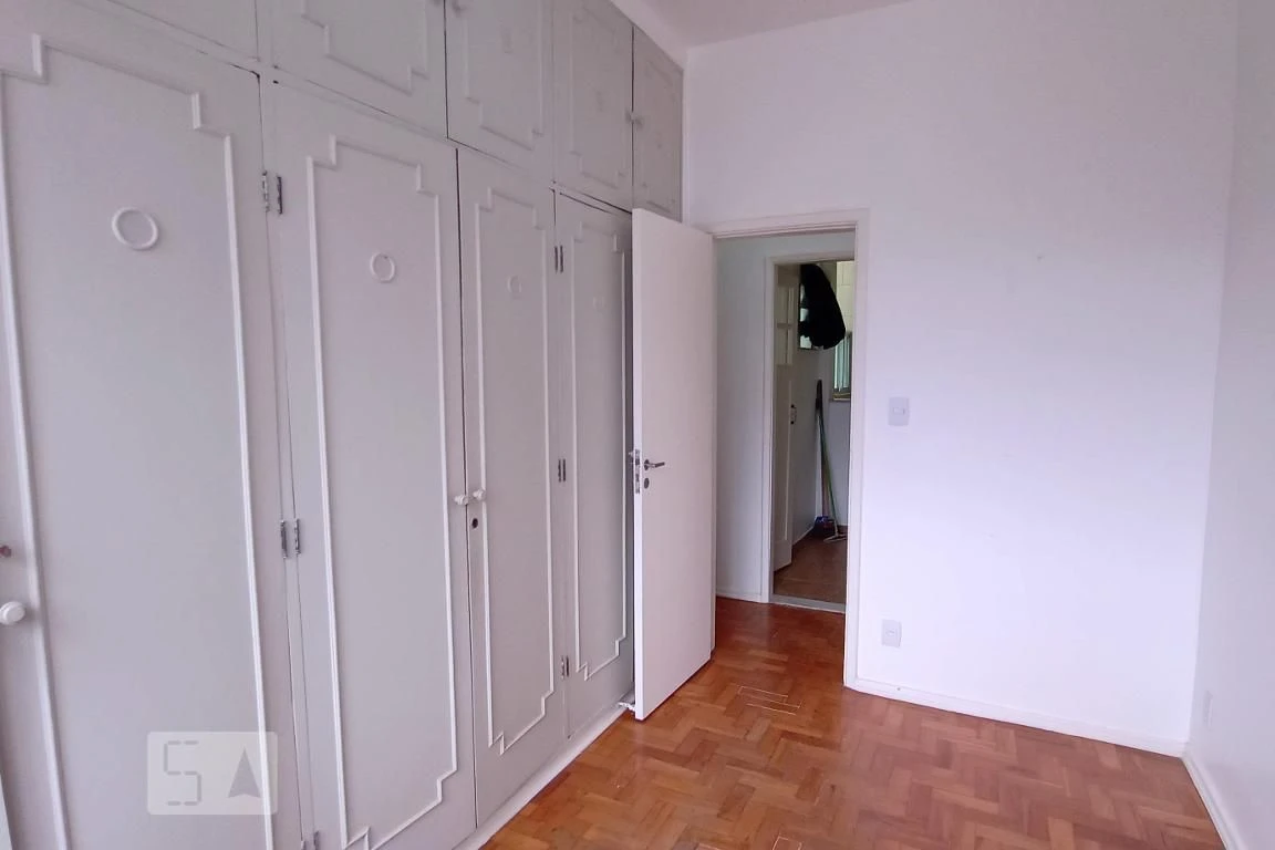 Wood or laminate floors in a 2-bedroom apartment, 55 m² — photo 8