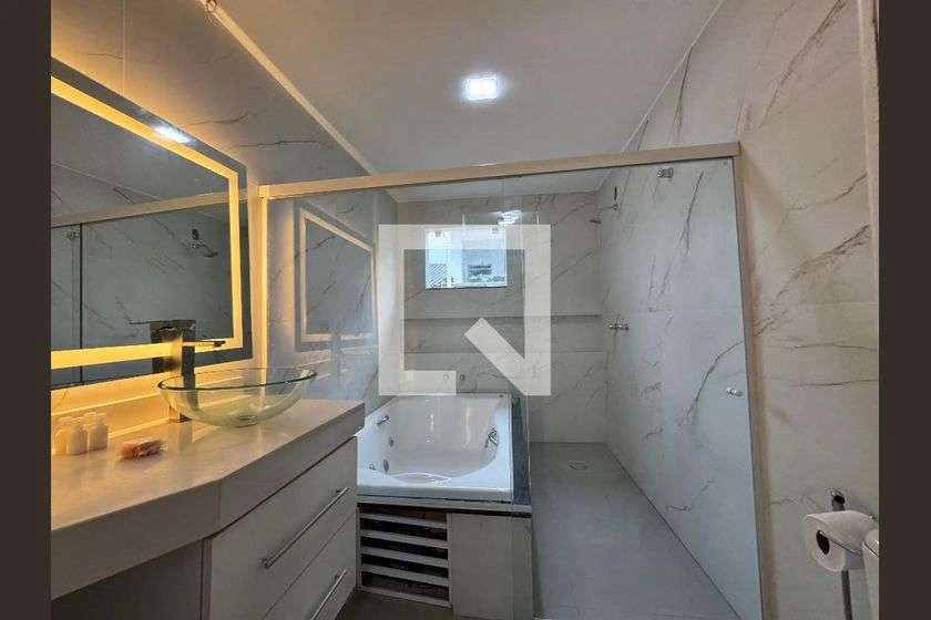 House 280 m² with 4 bedrooms and 3 bathrooms — photo 17