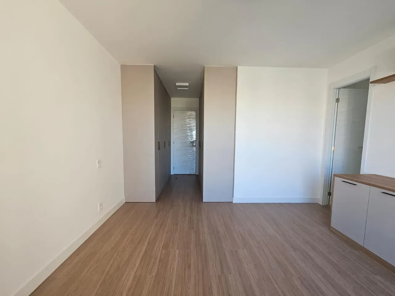 Apartamento mobiliado com 4 quartos e 5 banheiros — photo 55