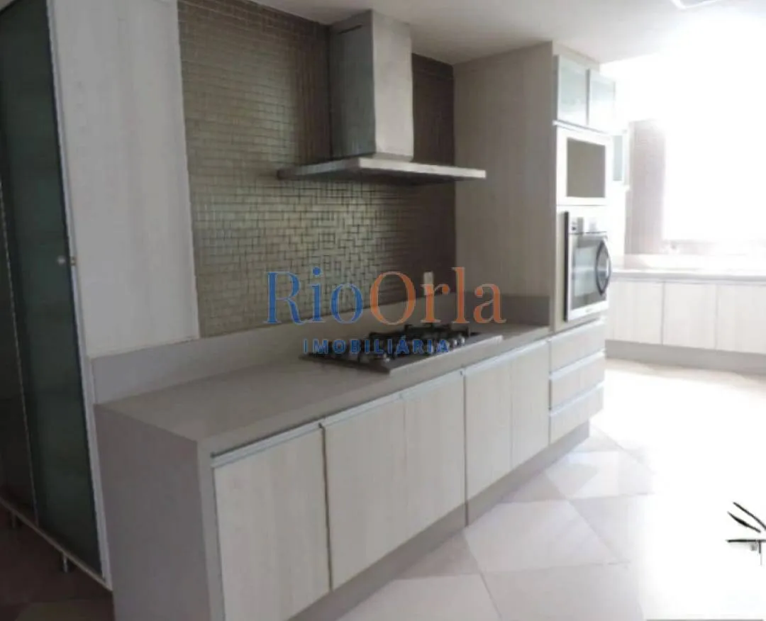 Unfurnished apartment with 4 bedrooms and 5 bathrooms — photo 12