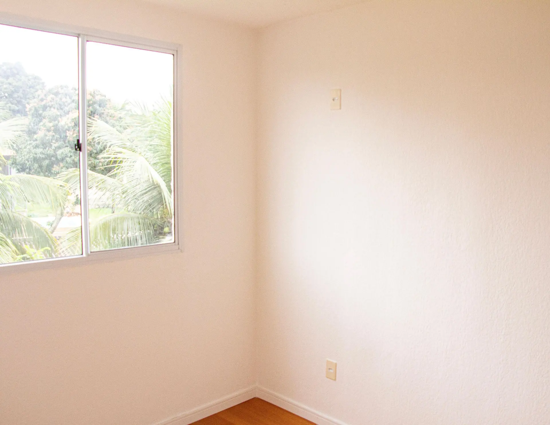 2-bedroom apartment with a closed-off kitchen — photo 9