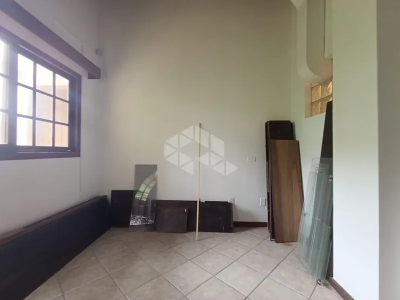 Furnished 360 m² house with 3 bedrooms and 6 parking spaces — photo 34