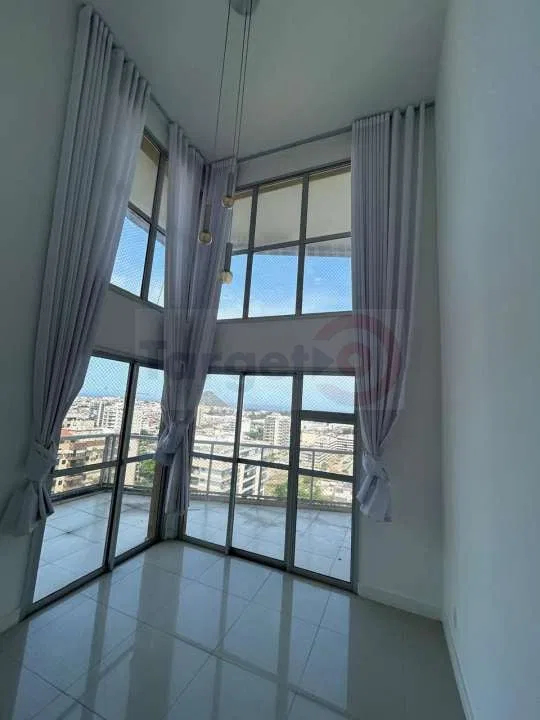 Apartamento de 3 quartos com janelas do piso ao teto — photo 2