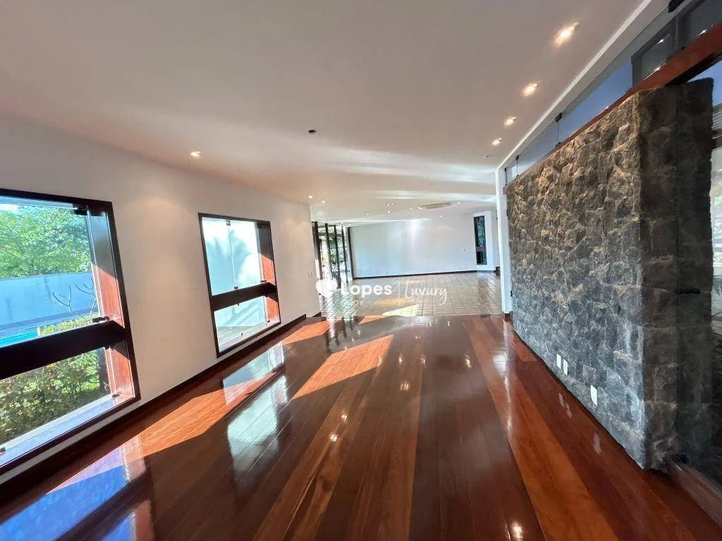 House with 5 en-suite bedrooms and an open gas kitchen — photo 10