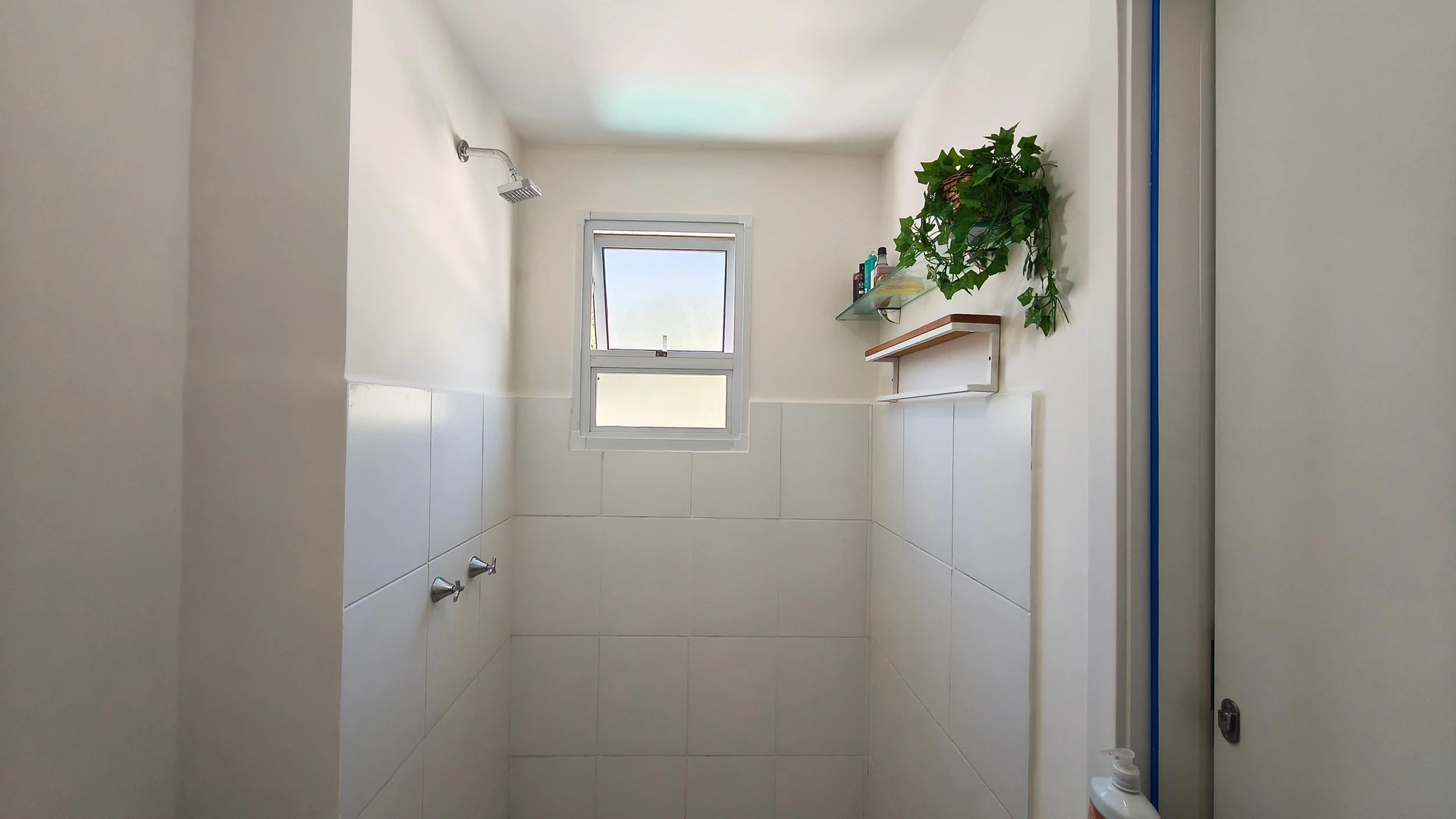 Furnished apartment with 2 bedrooms and a balcony — photo 24
