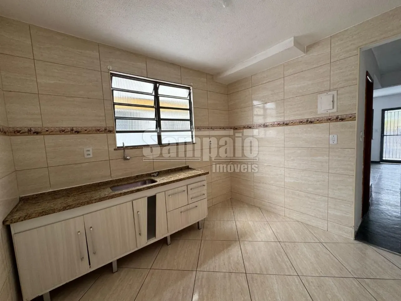 Unfurnished house with 2 bedrooms and separate kitchen — photo 4
