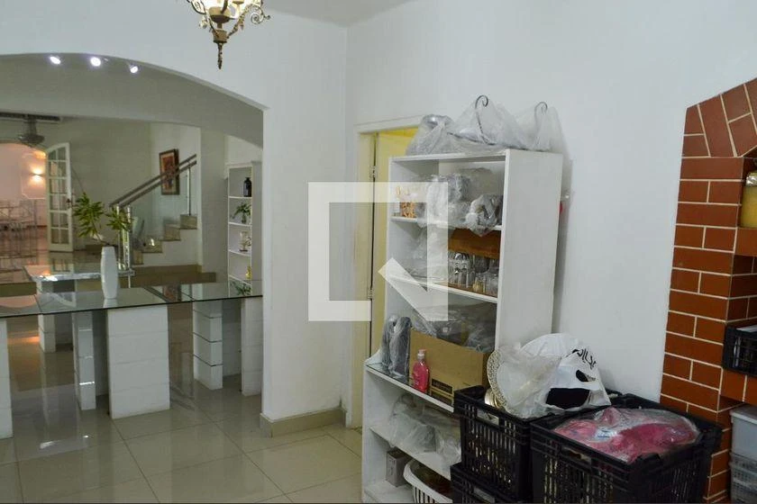 House with 5 bedrooms, balcony and 650 m² — photo 41