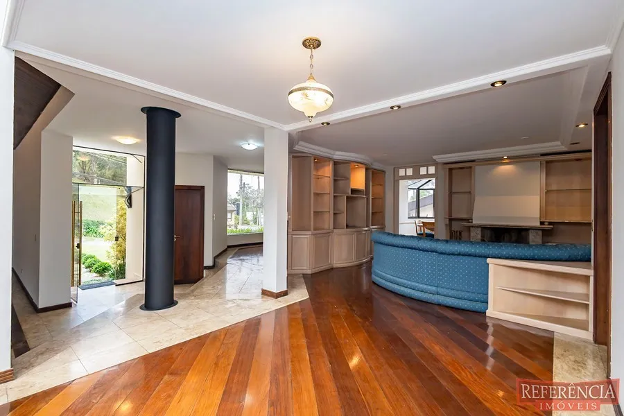 Condo house with 3 bedrooms and a closed kitchen — photo 8
