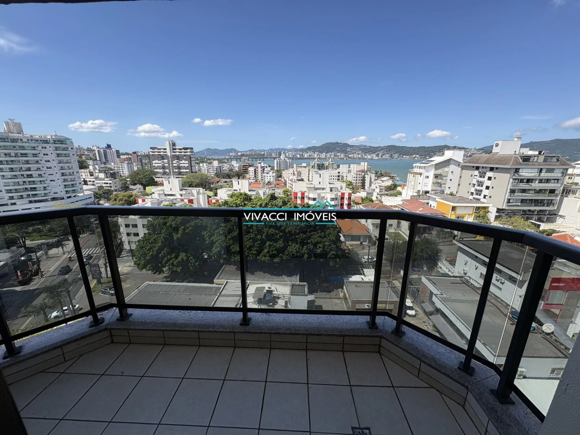 Apartment, 105 m², with a glass-enclosed balcony
