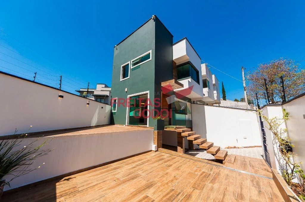 House, 103 m², with a glass-enclosed balcony